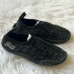 NWOT Kid’s Water Shoes Sz 1